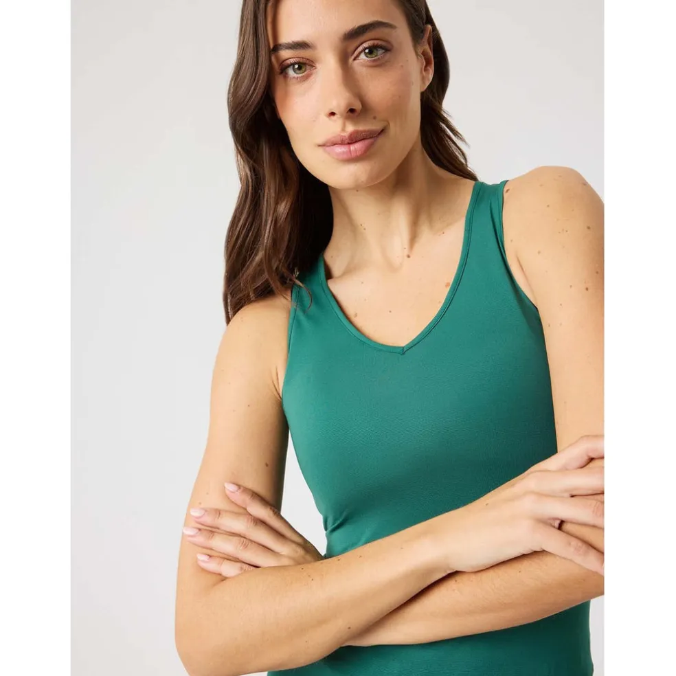 ace v neck tank top