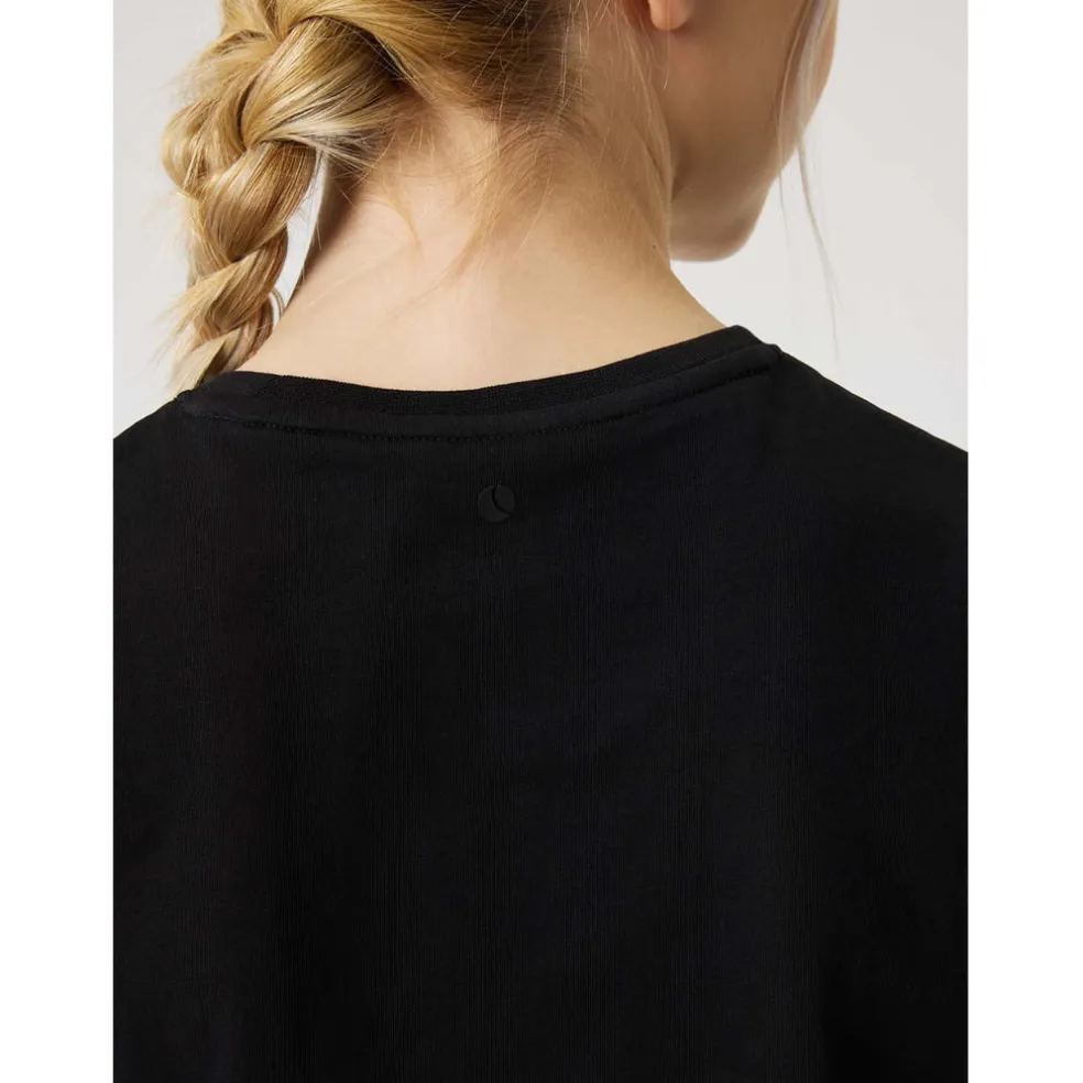 cropped tank top