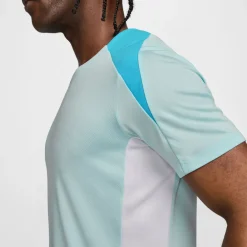Dri-FIT Strike shirt