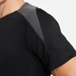 Dri-FIT Strike shirt
