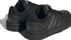 Hoops sneakers
