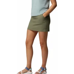 leslie falls skort