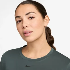 One Classic shortsleeve shirt