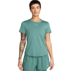 One Classic shortsleeve shirt
