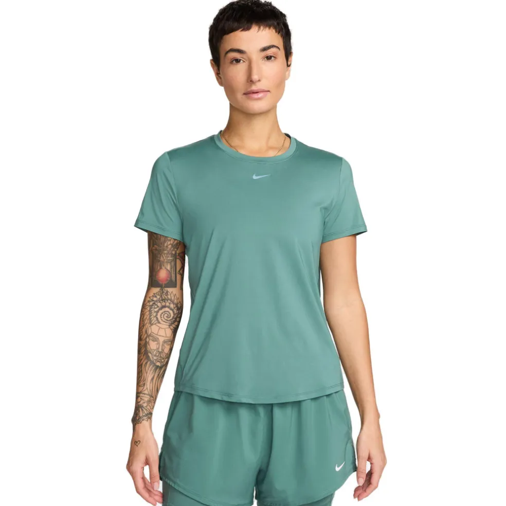 One Classic shortsleeve shirt