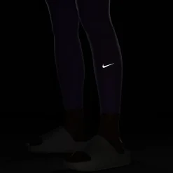One Dri-FIT legging