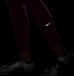 One Dri-FIT legging