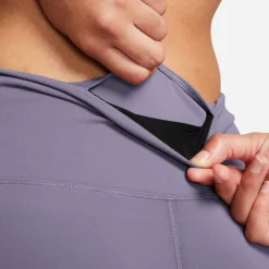 One Dri-FIT legging