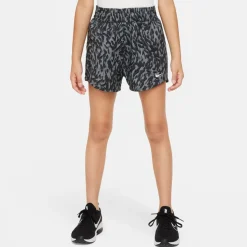 One Woven short