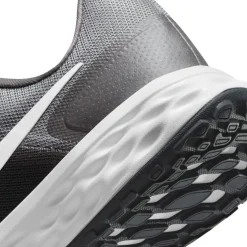 Revolution 6 hardloopschoenen