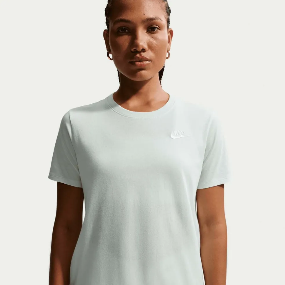 Sportswear Club Essentials T-shirt