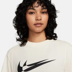 Sportswear shortsleeve shirt