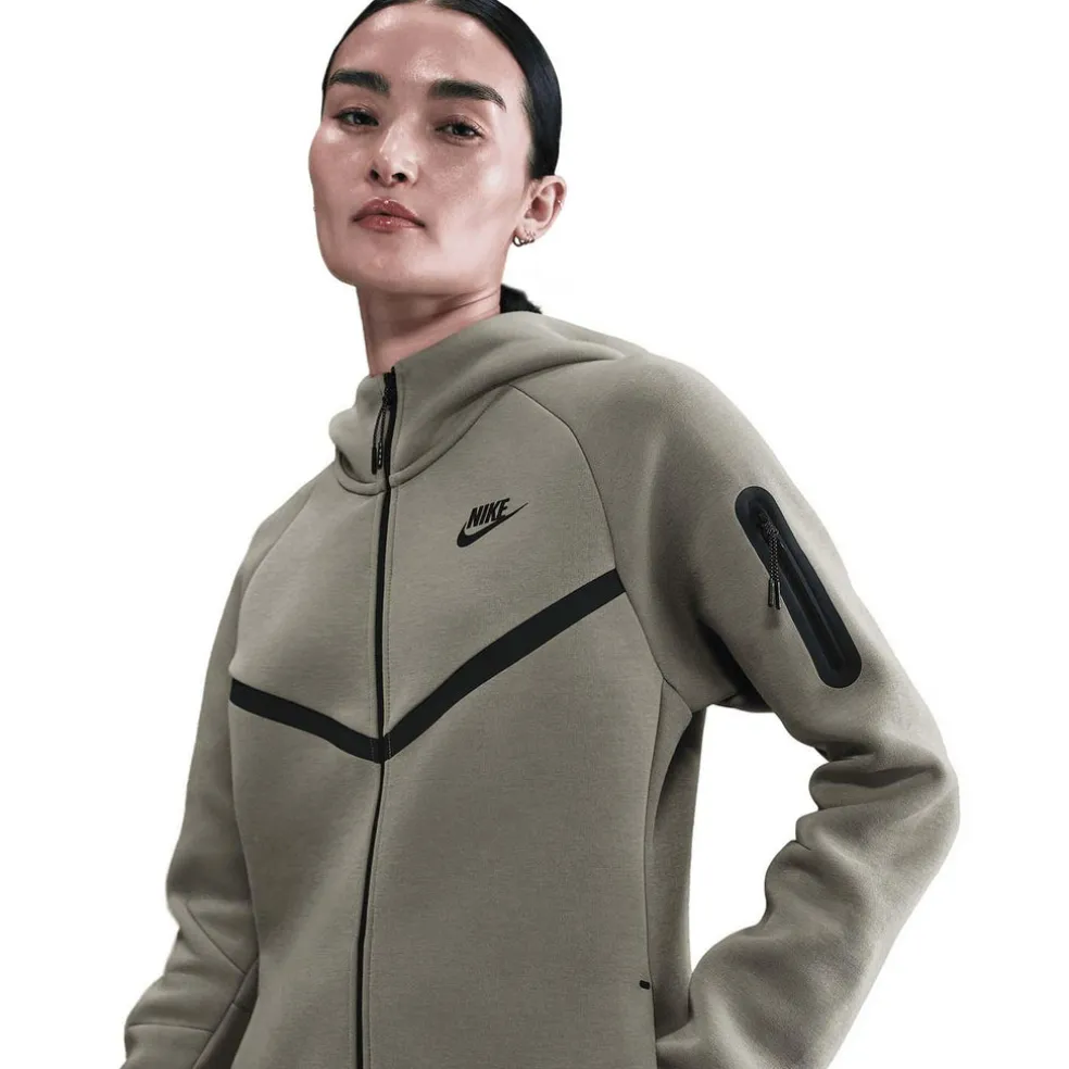 sportswear tech fleece windrun