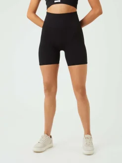 Swift Dri-FIT Mid-rise short