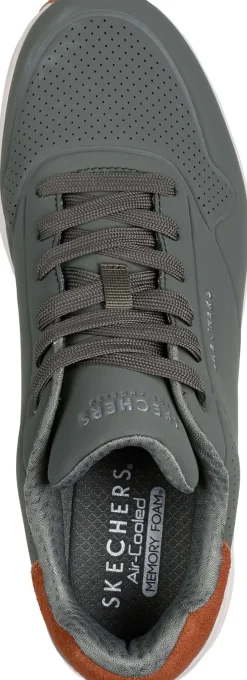 Uno sneakers