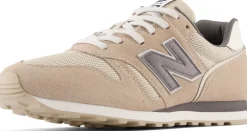 373v2 sneakers
