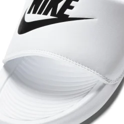 W NIKE VICTORI ONE SLIDE